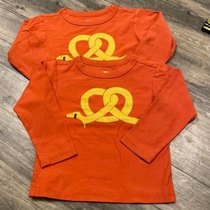👶🏻👶🏻 EUC Tea Collection set of two shirts👶🏻👶🏻
